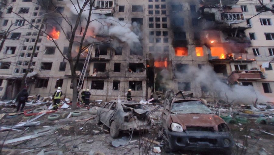 140322_Ukraine_war_bombs_Kyiv_shellling_5am_State_Emergency_Service_2_Cropped_5