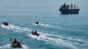 armada-nyamuk-iran-menantang-angkatan-laut-as-di-selat-hormuz-1778725179094