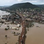penampakan-banjir-parah-di-nigeria-yang-tewaskan-lebih-dari-500-orang-3_169